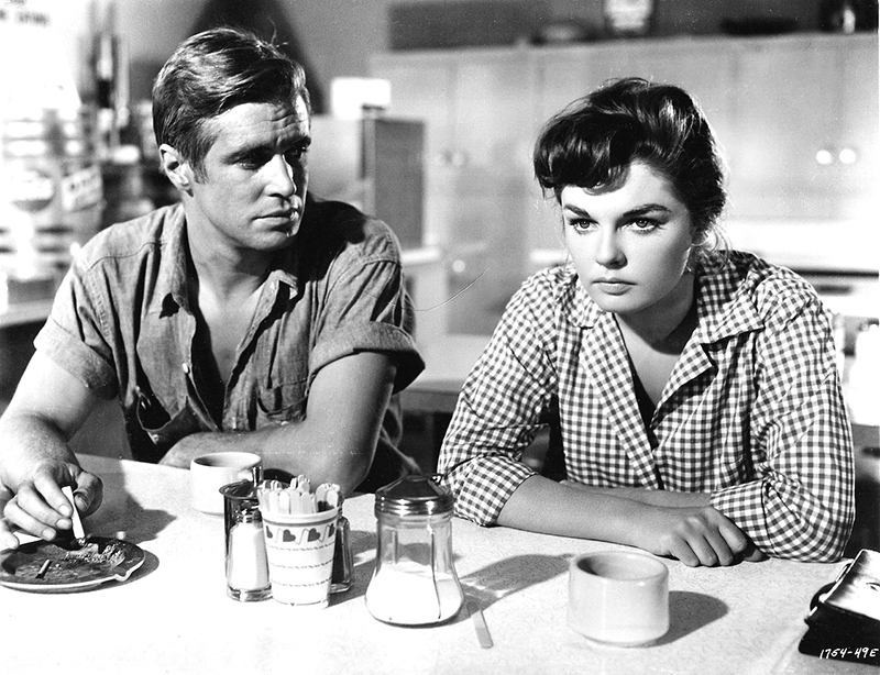 celui_qui_scandale_arrive_16