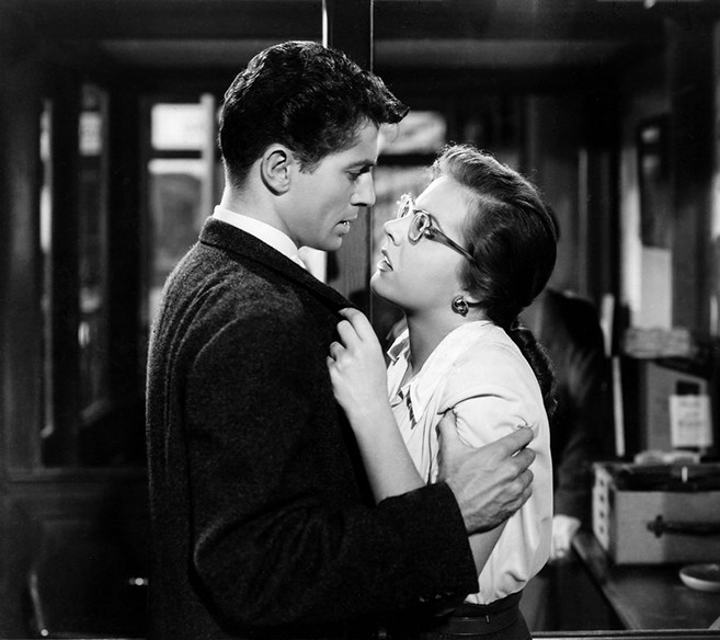 strangers_on_a_train_11