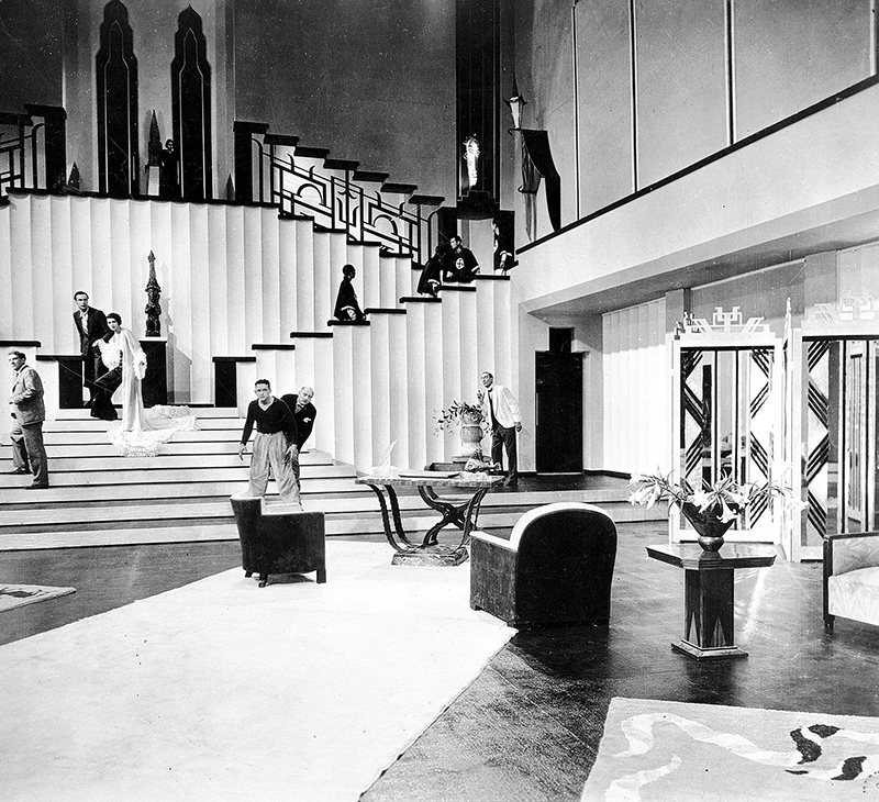 parfum_de_la_dame_en_noir_01