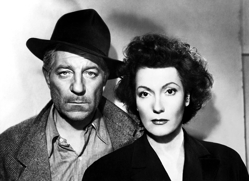 au_dela_des_grilles_01