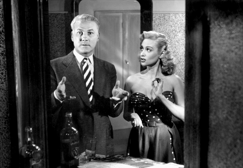 mefiez_vous_des_blondes_01